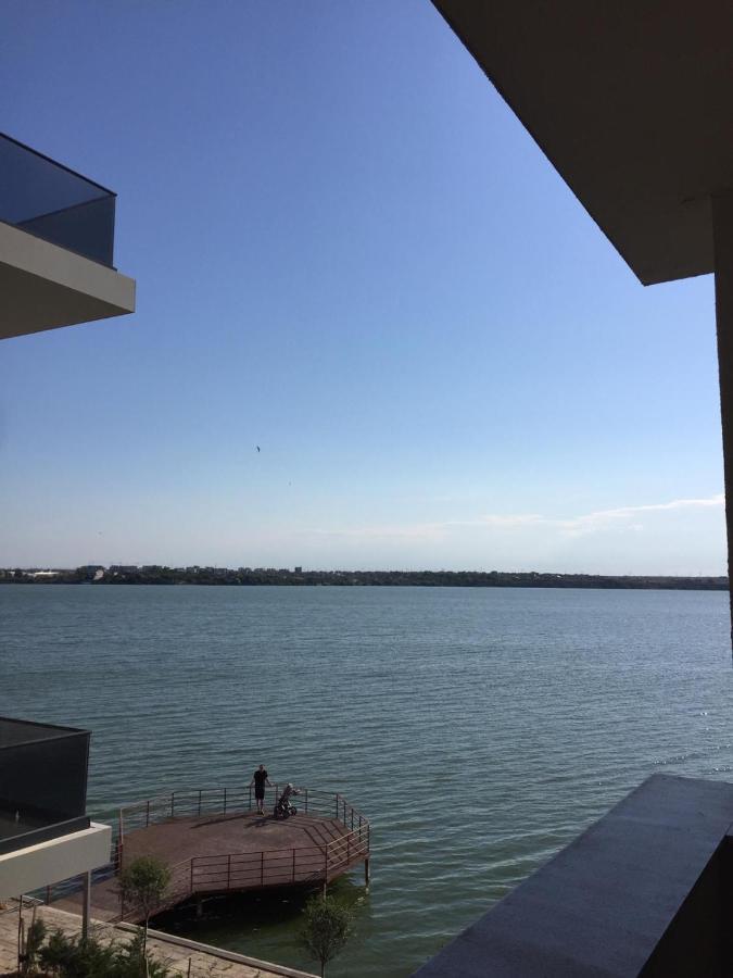 Mirror Mamaia
